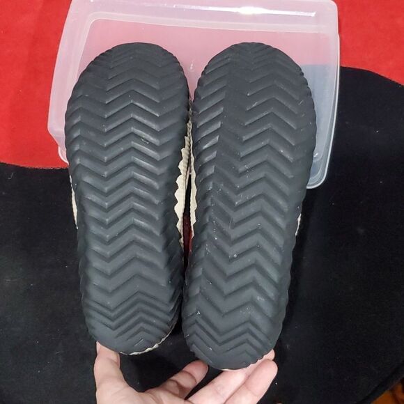 Sorel Out N About Buffalo Plaid Duck Boot in Red & Black Size 8 - Picture 10 of 13